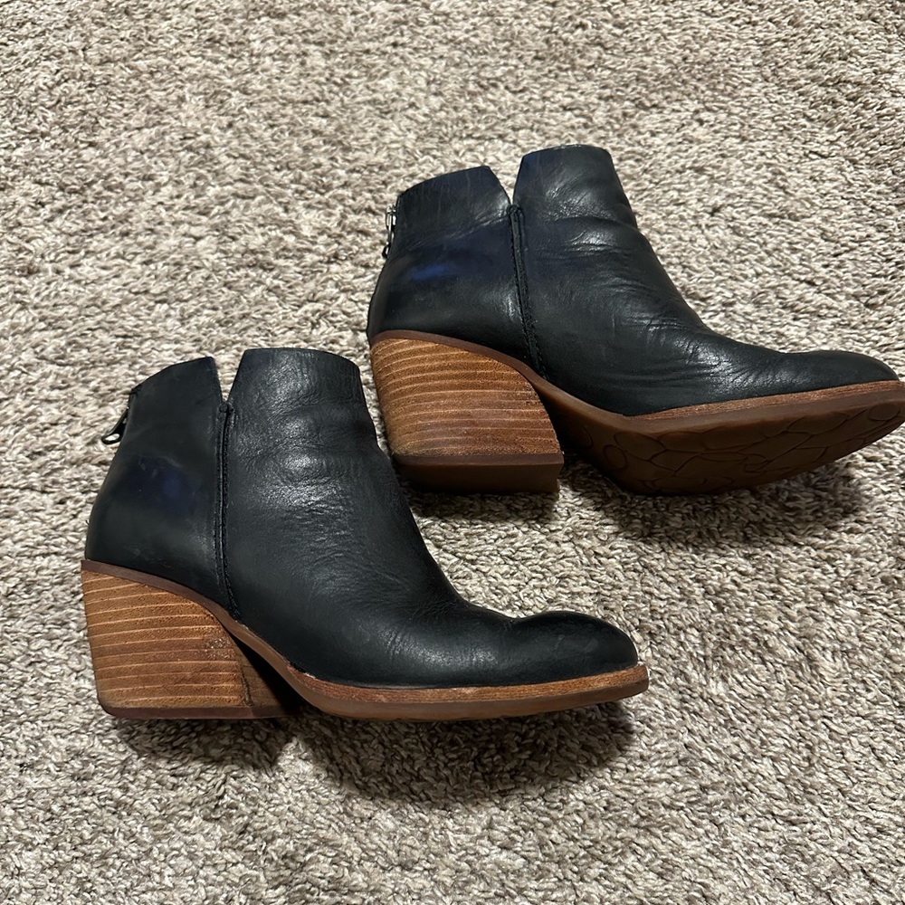 Kork-ease black leather booties, size 6